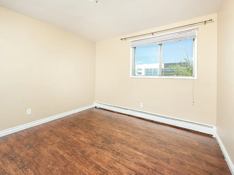 10654 114th St NW — Photo 9