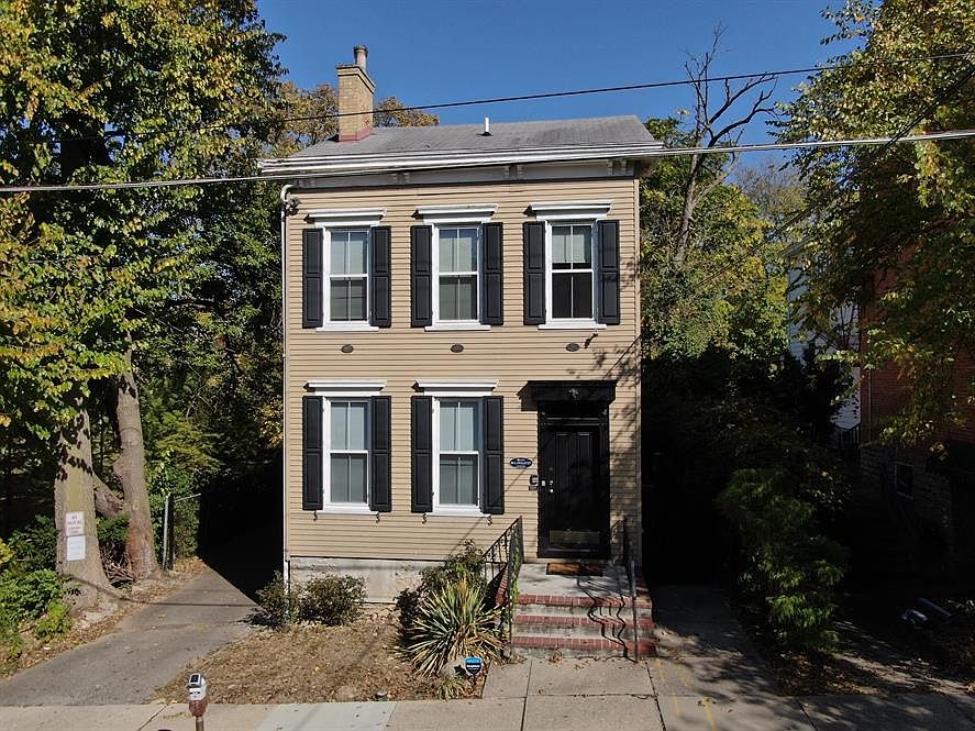 1st image of 26 E Hollister St