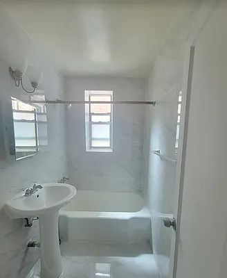 Rented by Voro Purple LLC | media 12