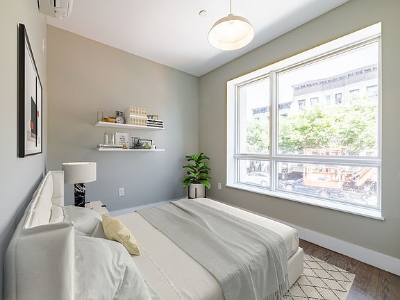 3rd image of 806 Saint Johns Pl #3A