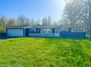 1439 S Elms Rd, Flint, MI 48532