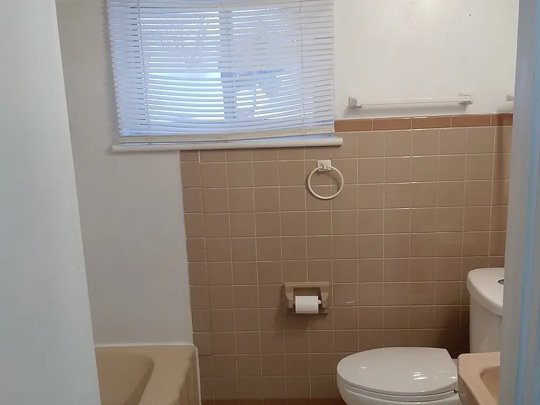 301 W South St #3 — Photo 3