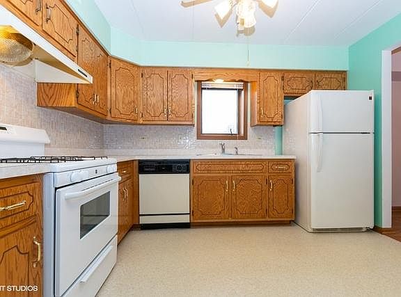 4th image of 11011 Stony Creek Dr APT 1A