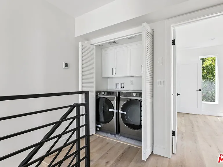 2111 Holly Dr #2 — Photo 25