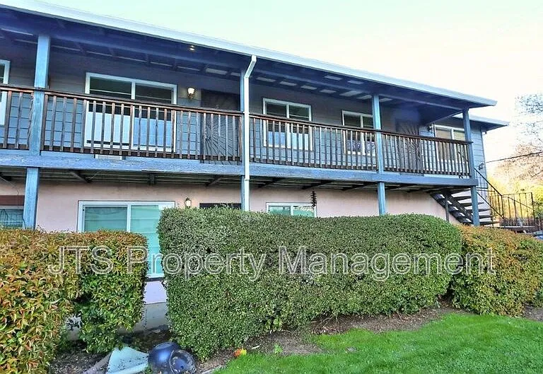 4439 V St #5 — Photo 64
