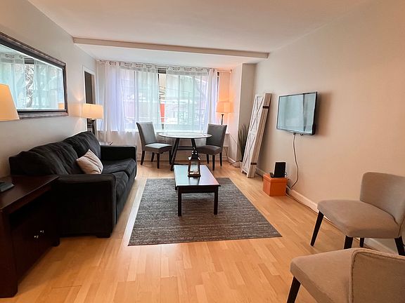 2nd image of 1021 Arlington Blvd APT 403
