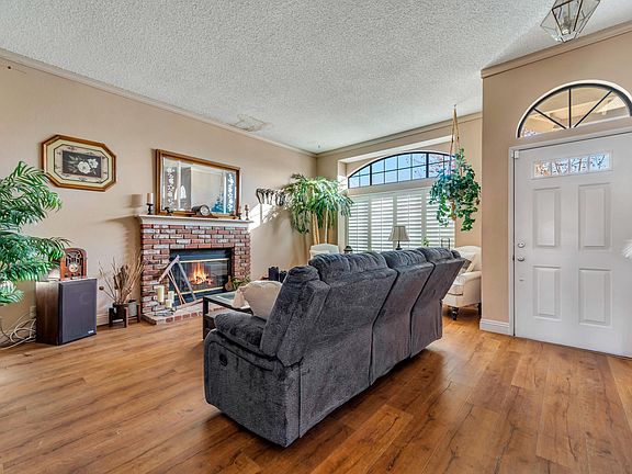 5th image of 1037 E Avenue K6