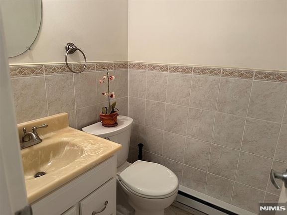 3rd image of 1065 Treetops 65b Wharton