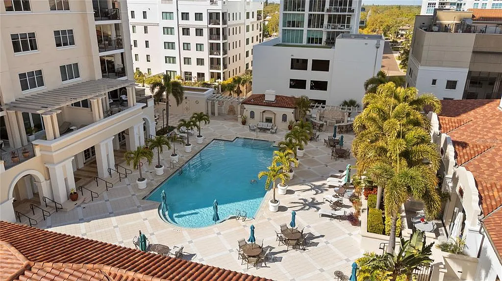 2 bed, 2.0 bath, 1686 sqft, $7,500 — Photo 3