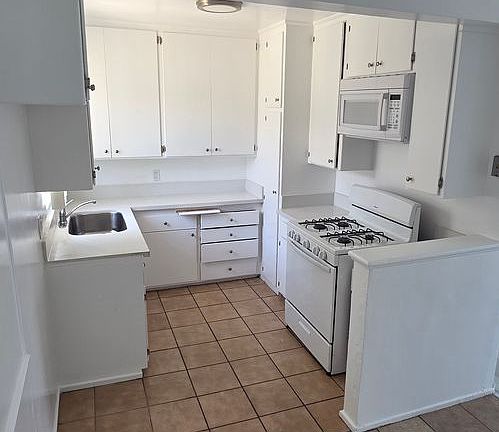 5th image of 934 W Beach Ave APT 8