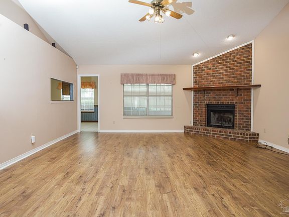 3rd image of 1830 Donegal Dr