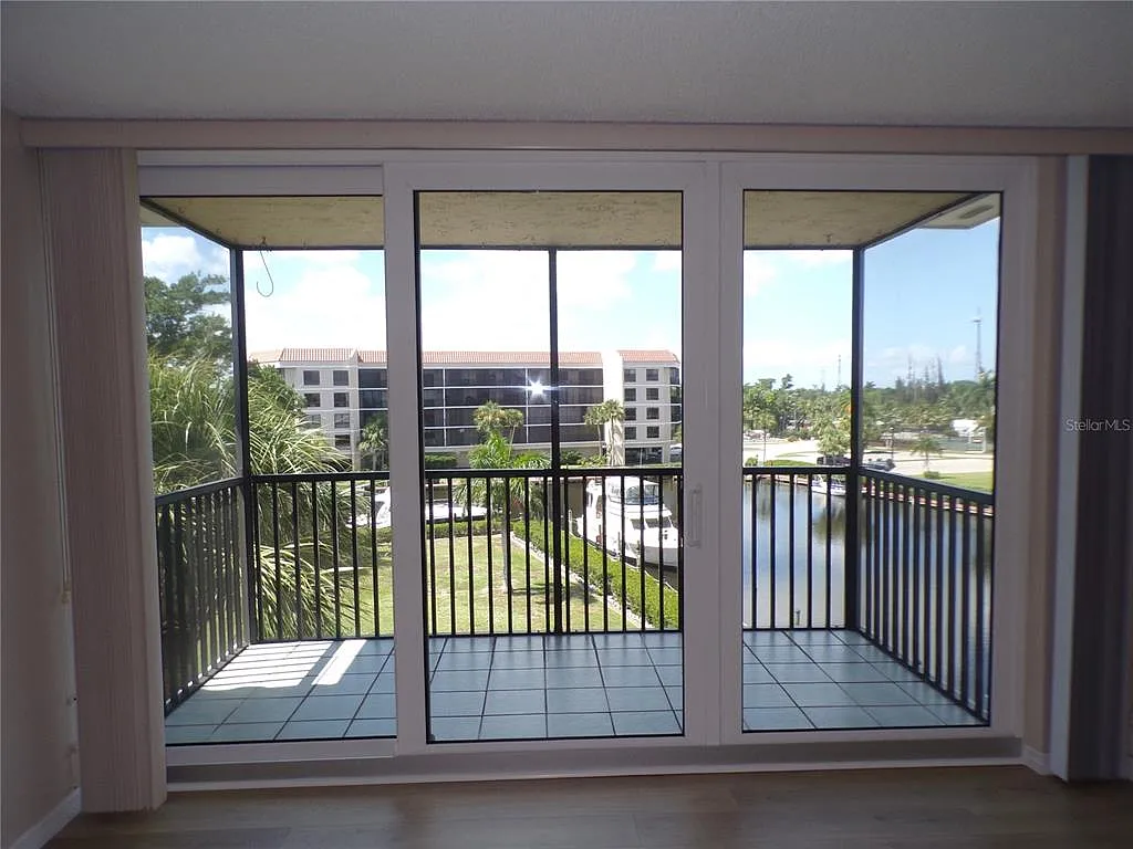 2 bed, 2.0 bath, 1220 sqft, $1,750 — Photo 4