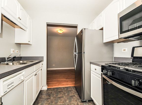 5th image of 914 N Austin Blvd APT C6