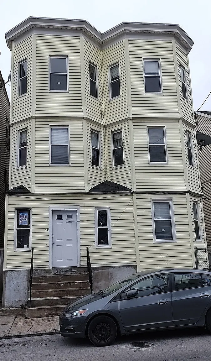 4 bed, 1.0 bath, 1575 sqft, $3,500 — Photo 2