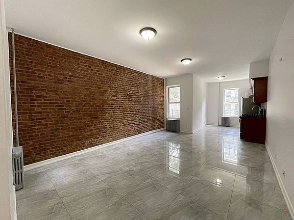 4th image of 1722 Woodbine St Floor 1