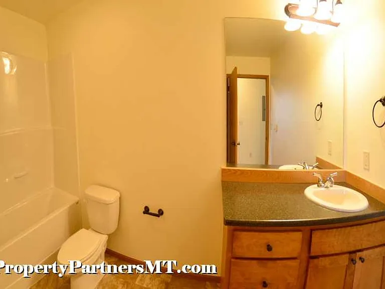 905 Montana St — Photo 7