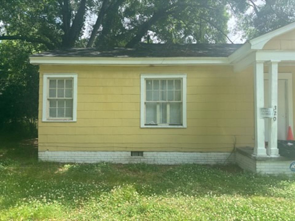 1st image of 320 Heloise St
