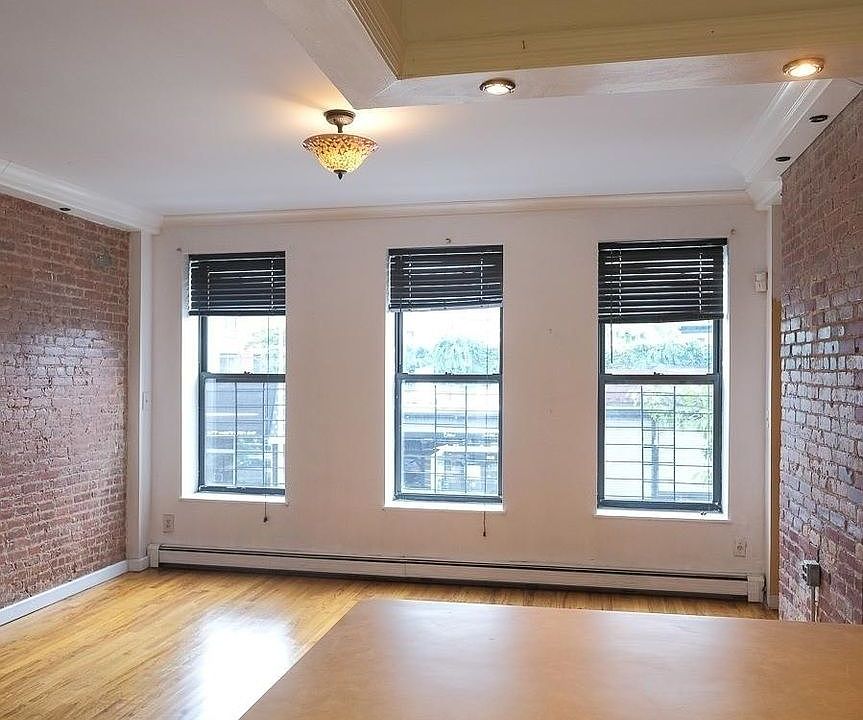 1st image of 712 Washington Ave APT 1