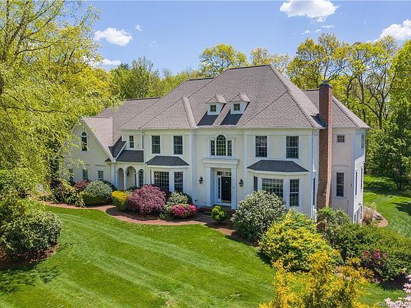 2nd image of 44 Summit Crest Dr