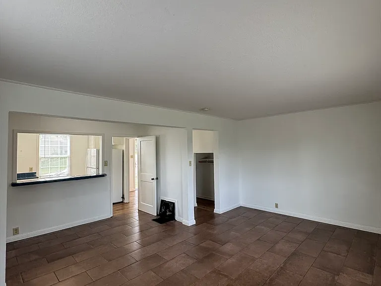 70 Parrott St — Photo 10