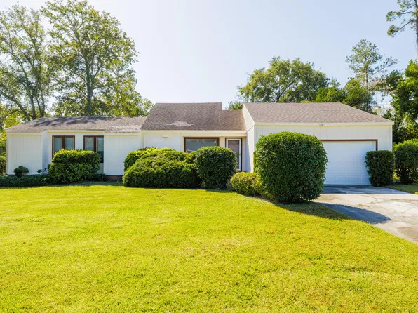 1813 Woodcrest Dr, Valdosta, GA 31602