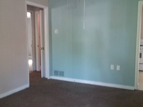 5th image of 3689 E 36th Ave