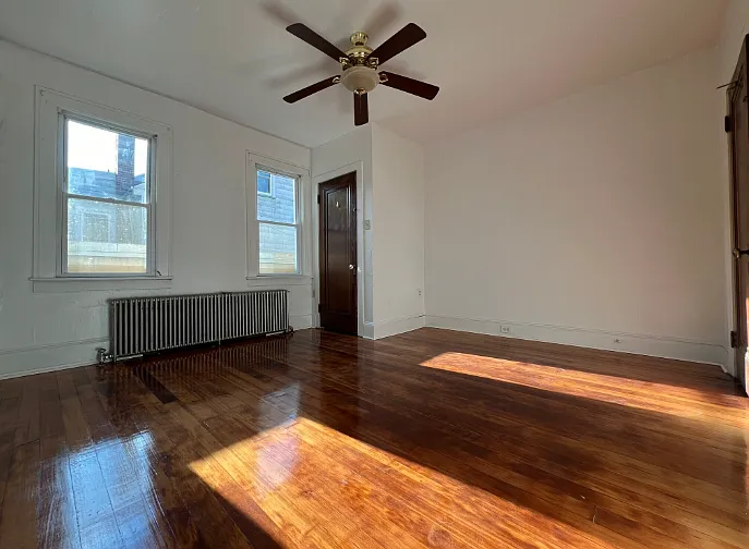 44 E Bacon St #2L — Photo 2