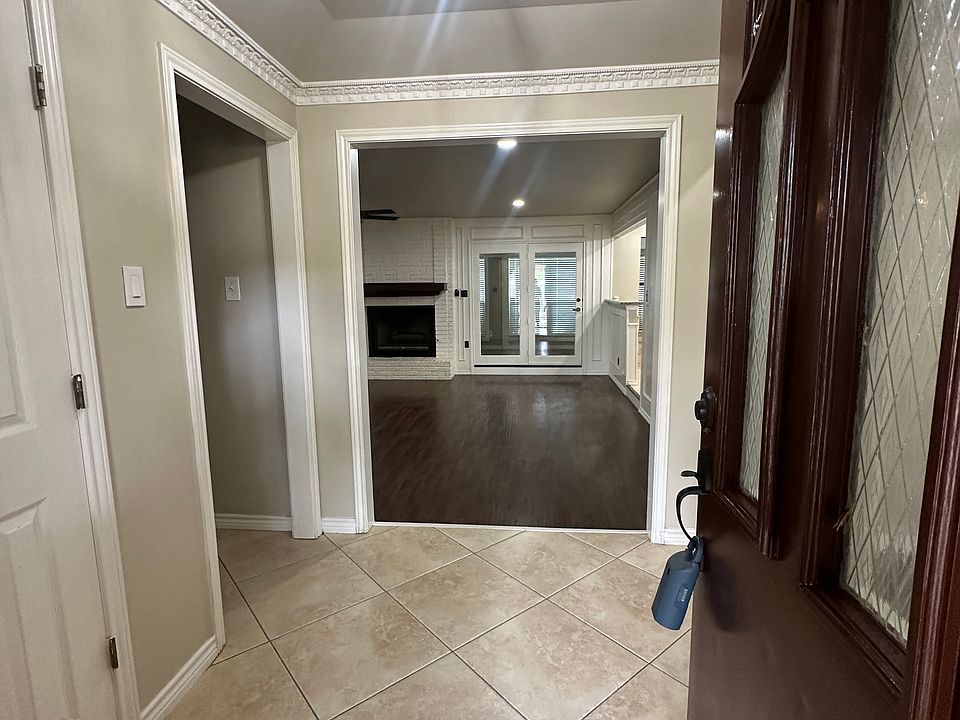 1st image of 205 Westwood Dr