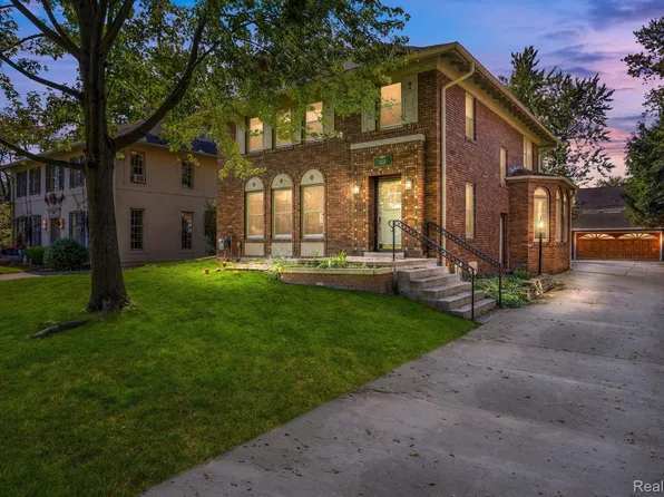 1117 Yorkshire Rd, Grosse Pointe Park, MI 48230