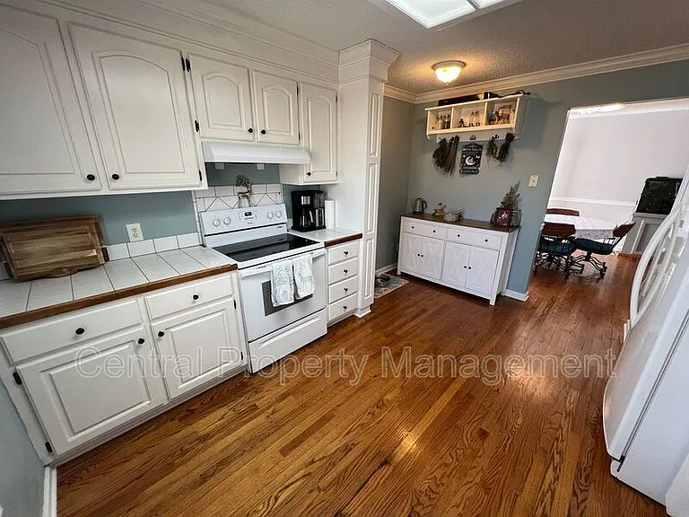 1014 Old Mill Rd — Photo 5
