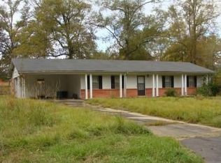 51 Glenda Ln, Hattiesburg, MS 39401