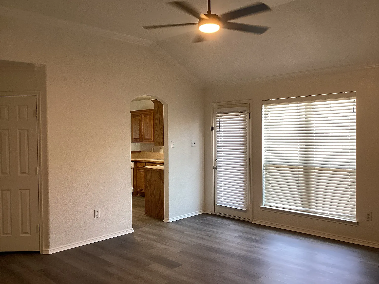 3 bed, 1499 sqft, $2,195 — Photo 4