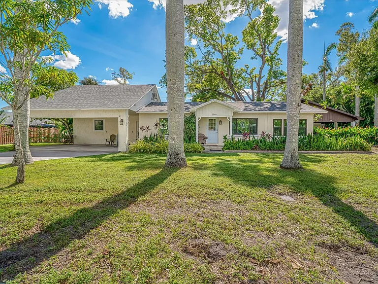 1540 Alhambra Dr #A — Photo 2