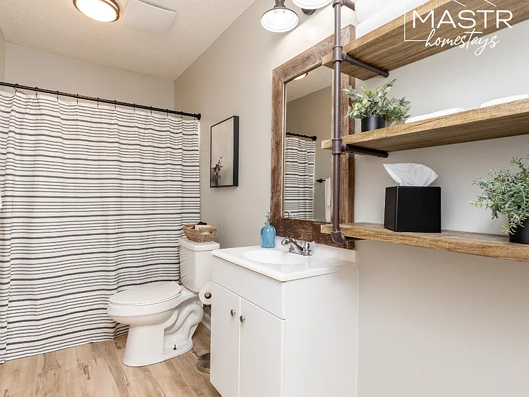 136 Sussex Dr — Photo 19