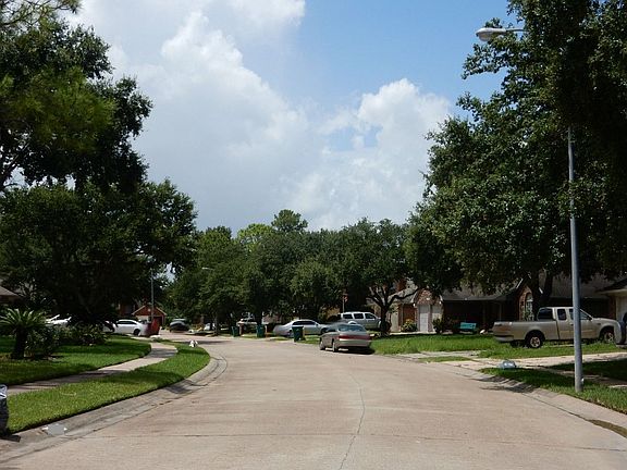 5th image of 4615 Russett Pl N