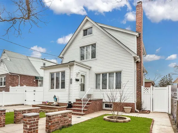 86-15 262nd Street, Floral Park, NY 11001