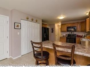 1504 Nottinghill Dr, O Fallon, IL 62269