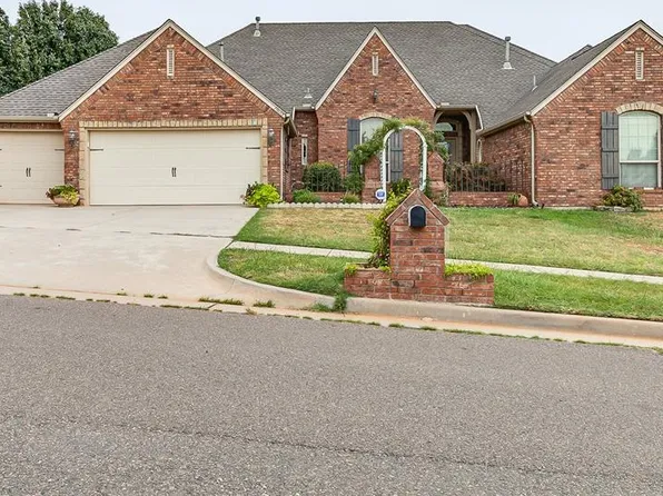 19605 Talavera Ln, Edmond, OK 73012