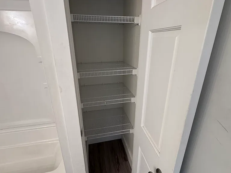 91 N Maple St — Photo 18