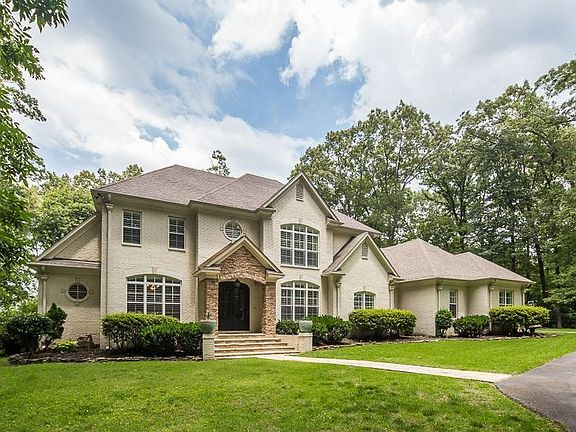 2nd image of 9400 Green Knoll Dr