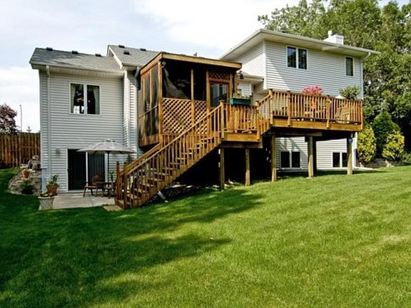 2nd image of 720 Viking Dr E
