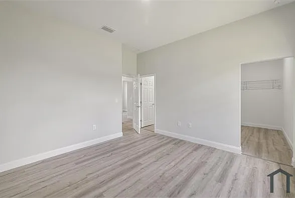 827 Carpenter St E — Photo 19