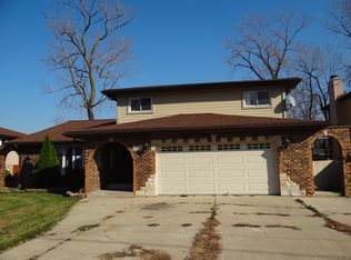 7111 S 86th Ct, Justice, IL 60458