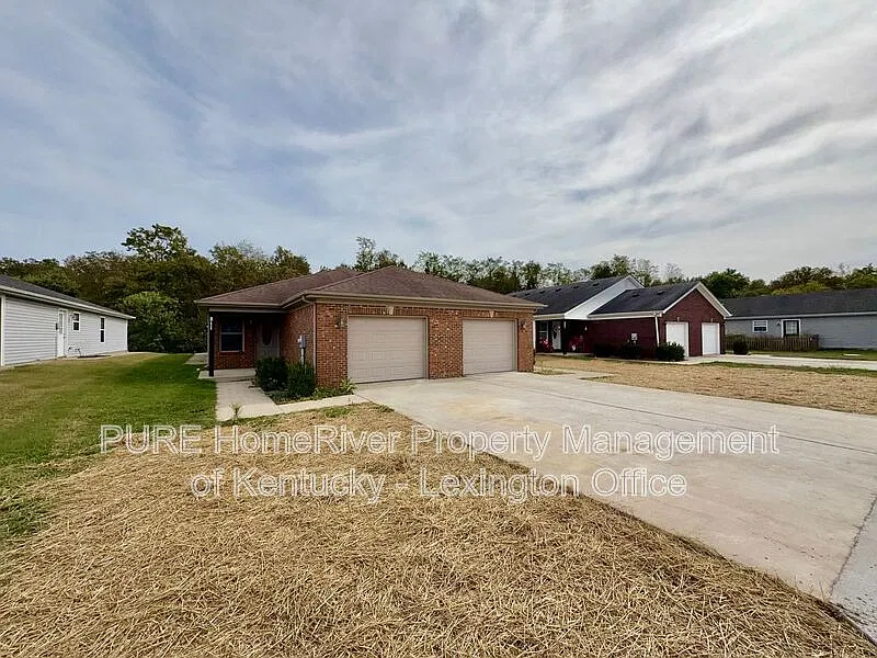 2 bed, 2.0 bath, 1275 sqft, $1,395 — Photo 2
