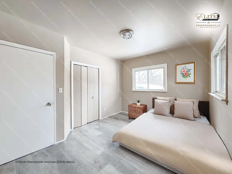 955 Perry St — Photo 22