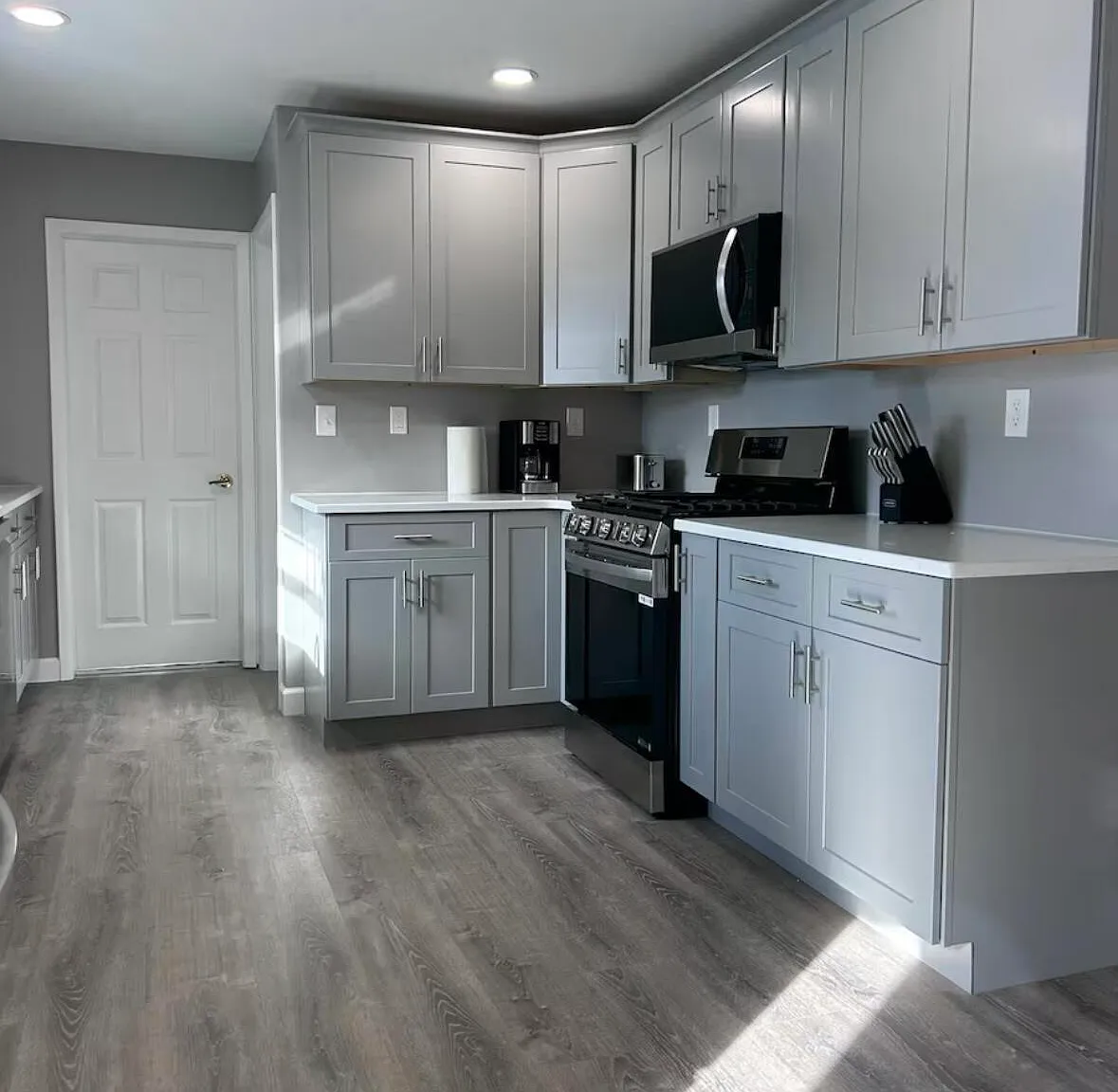 4 bed, 2.0 bath, 1226 sqft, $3,000 — Photo 2