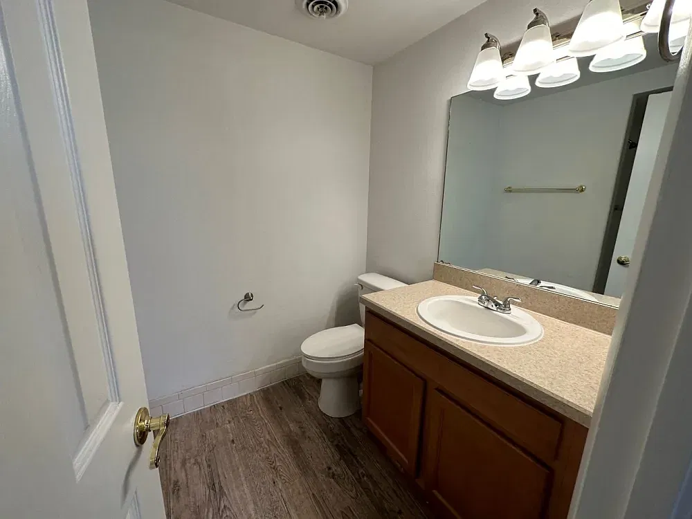 517 SW 2nd Ave — Photo 2