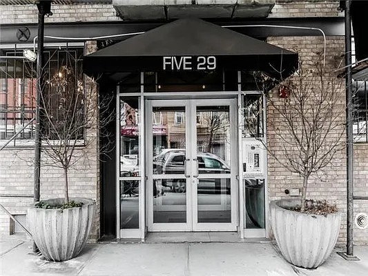 Rented by Warburg | media 8