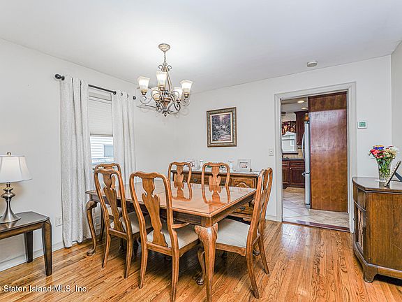 5th image of 23 Ramblewood Ave
