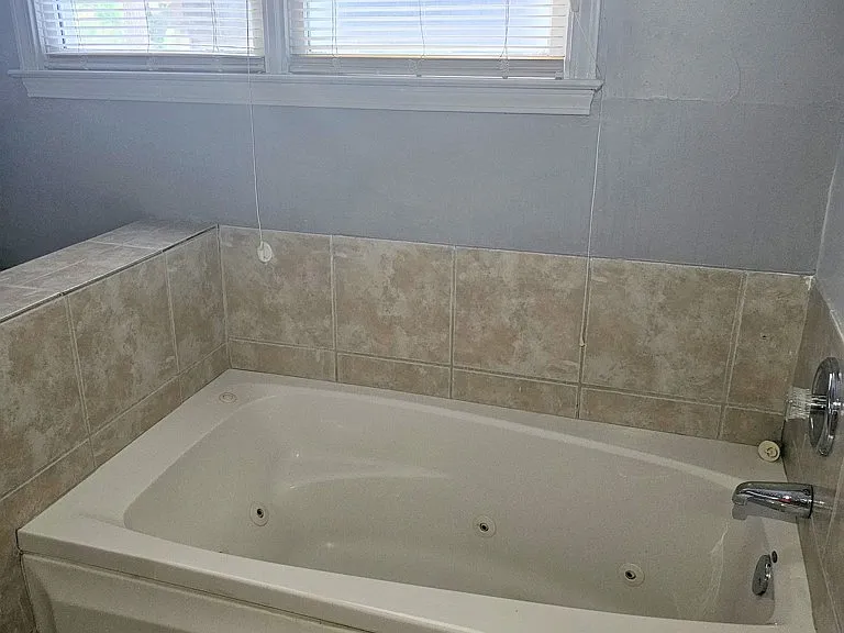 1333 Oak St SW — Photo 9